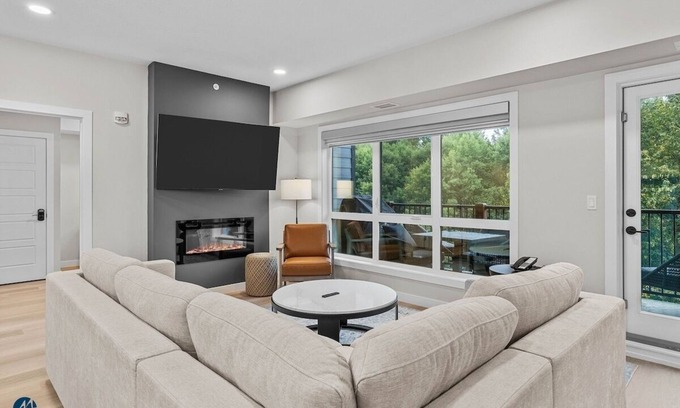 Dead Man's Flats Condo | 3 Bed/2 Bath Sparrowhawk Lodge-TopFloor-Creekside