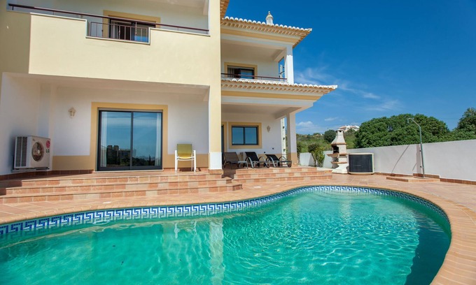 Albardeira Villa | 3 bed, 3 bathroom villa with private pool. Sea view and BBQ area.
