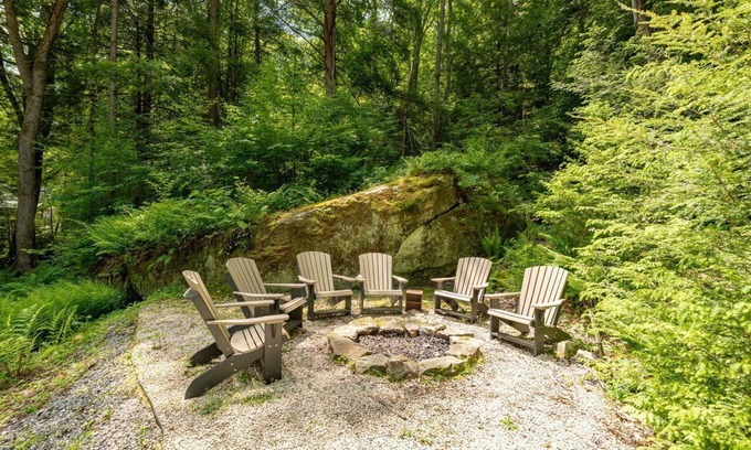 Oakland House | 3-bed, charming modernized cottage tucked into wooded hillside in Deep Creek, MD