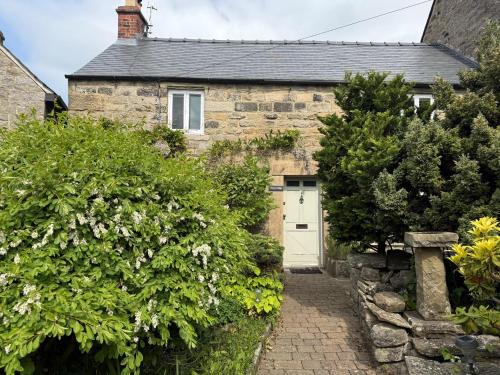 Baslow House | 3 Bed in Baslow PK917