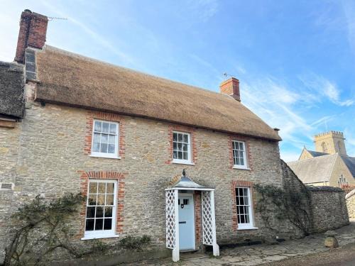 Bridport House | 3 Bed in Burton Bradstock 64947