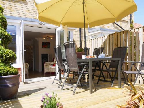 Camber House | 3 Bed in Camber BT028