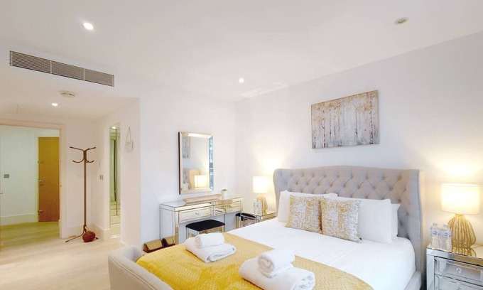 St. Mary's Park Apartment | 3 Bed Serviced Apartment in Battersea River views