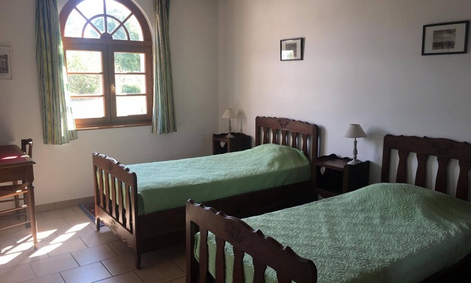 Villeherviers Cottage | 3-Bed Sologne Home, Pets Allowed, Private Parking