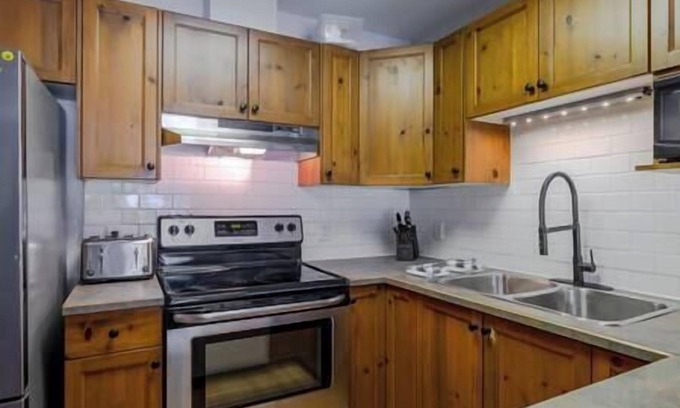 East Kootenay Condo | 3 Bed Townhouse - Fireplace - Great Location