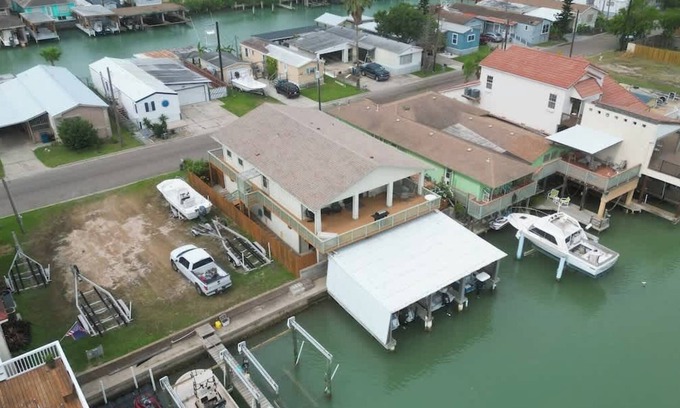 Port Isabel House | 3 bedr Home *Waterfront & Boat Slip * Deck * BBQ