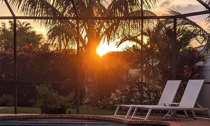 Sandalfoot Cove House | 3-bedrm Paradise, pool home centrally located in beautiful Boca Raton, free WiFi