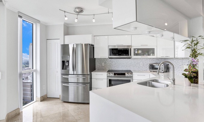 Riverwalk Fort Lauderdale Apartment | 3 Bedroom 2 Bathroom Unit in FT Lauderdale