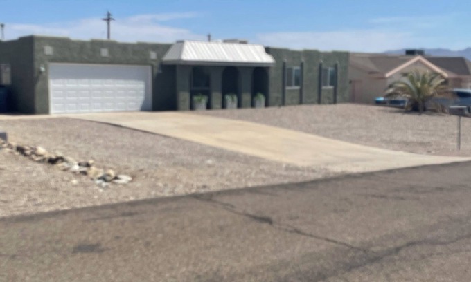 Lake Havasu City House | 3 bedroom 2 bath Pool home