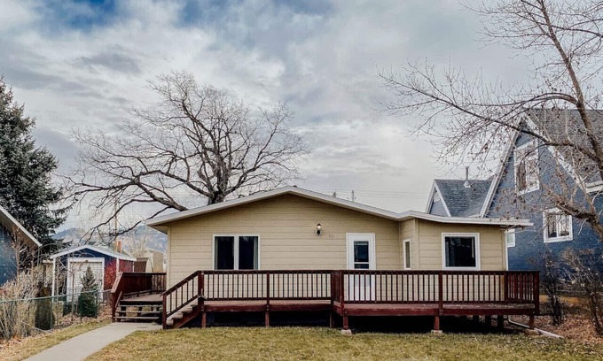 Spearfish House | 3 bedroom, 2 bathroom, Peaceful Family Home