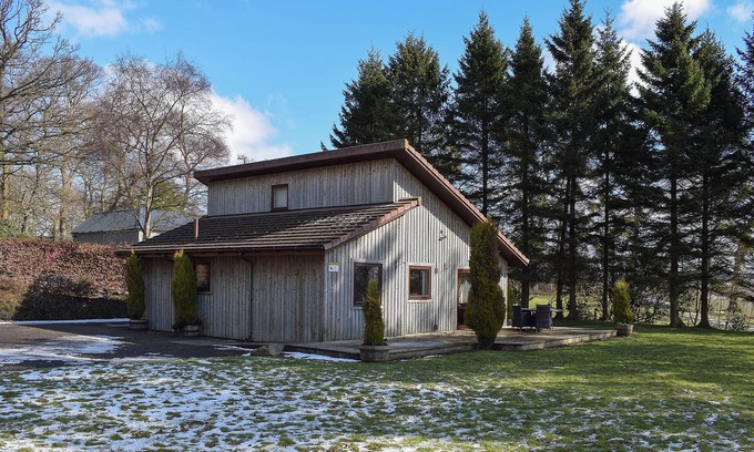Dunfermline Cottage | 3 bedroom accommodation in Oakley, near Dunfermline