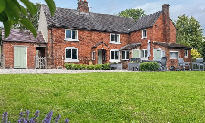 Ashbourne Cottage | 3 bedroom accommodation in Shirley, near Ashbourne