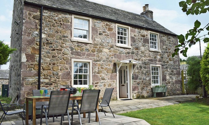 Murthly Cottage | 3 bedroom accommodation in Waterloo, near Dunkeld