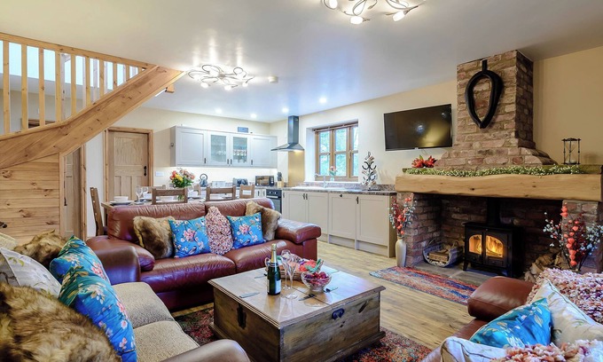 Arnold Cottage | 3 bedroom accommodation in Brandesburton, near Driffield
