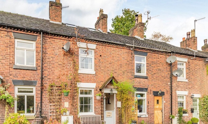 Leek Cottage | 3 bedroom accommodation in Cheddleton, Near Leek