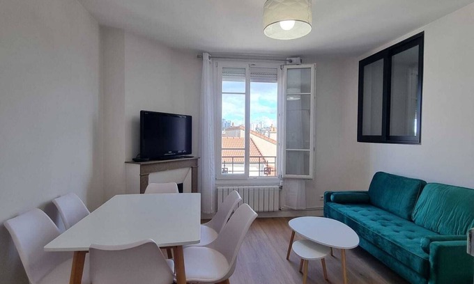 Arcueil Apartment | 3 Bedroom Apartment - Near Paris & Beautiful Views