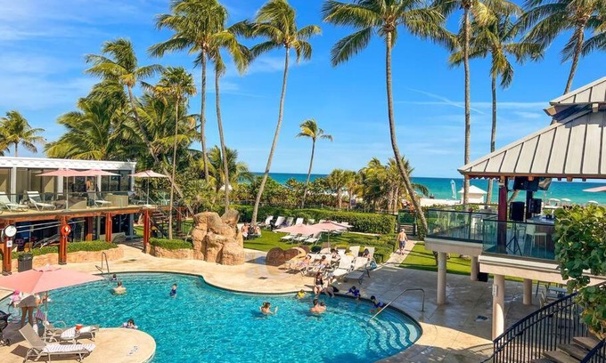Mid Beach Apartment | 3 Bedroom Apt Ocean-Front Resort The Alexander