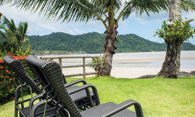 Klong Son Villa | 3-bedroom beachfront villa in charming Koh. Californian owned and managed