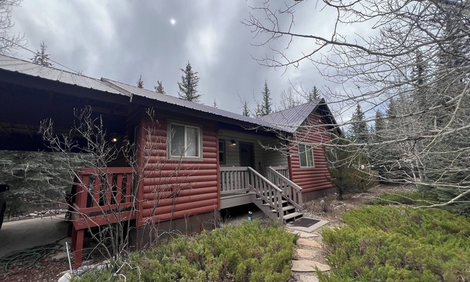 Bayfield Cabin | 3-bedroom cabin on Vallecito Creek with WiFi