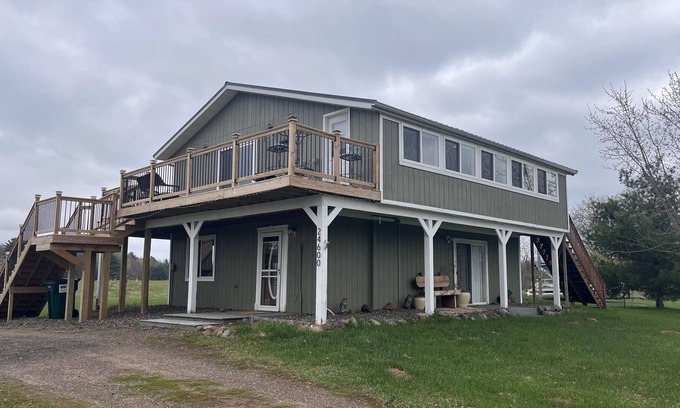 Siren Cabin | 3 Bedroom Charming Lakehouse