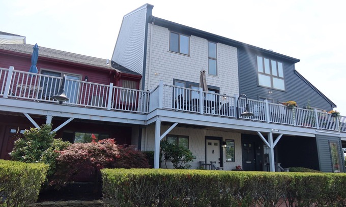 The Point Condo | 3 Bedroom Condo in Downtown Newport dates flexible