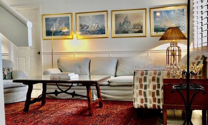 Bella Vista Condo | 3 Bedroom Condo on Carlin Park walk to the Beach .