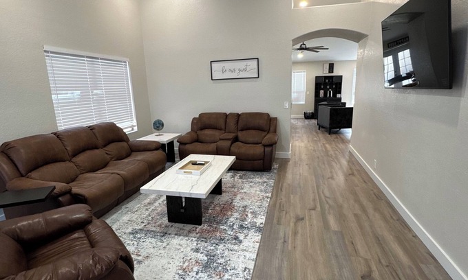 Glendale House | 3 Bedroom-Fall Football Getaway – Pool Home near State Farm Stadium- 15 min walk