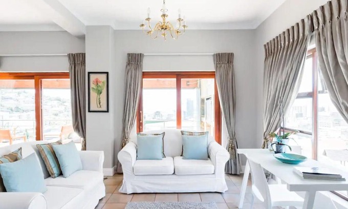 Schotsche Kloof House | 3 Bedroom Hilltop Home with Spectacular Views