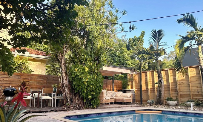 Southwest Coconut Grove Ski Chalet | 3-bedroom home in fabulous Coconut Grove Miami with amazing private pool