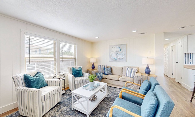 Frisco House | 3 bedroom homes with Shared pool and short walk to the beach