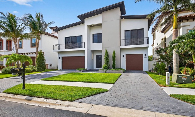 Redington Shores House | 3-bedroom house in charming Redington Shores with Pool, AC, fitness room