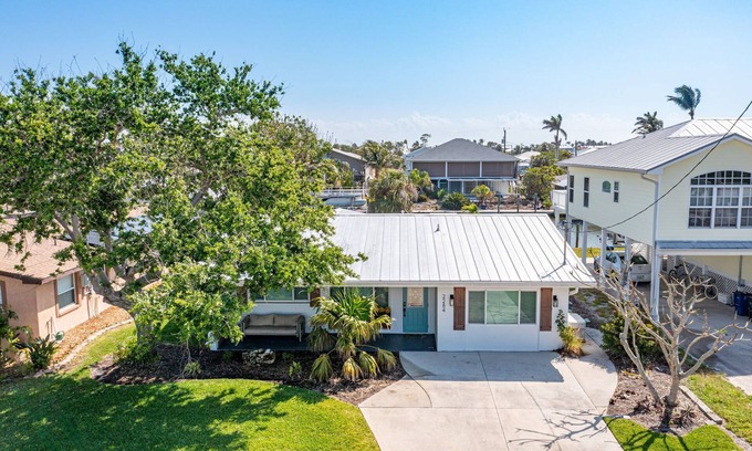 Saint James City House | 3-bedroom house in charming Saint James City with AC, WiFi