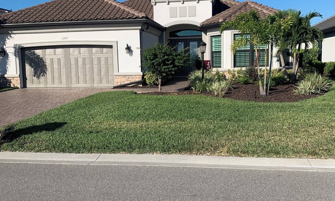 Biggar House | 3-bedroom house Estero/Southern Fort Myers on canal/lake with beautiful sunsets