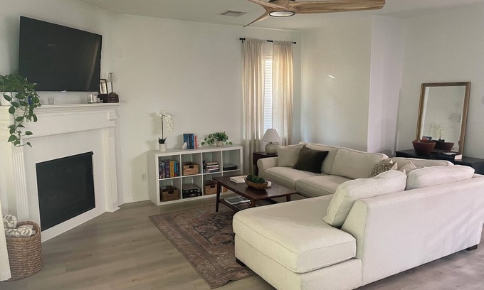 Sterling Ridge House | 3-bedroom house in The Woodlands with AC, WiFi and more!