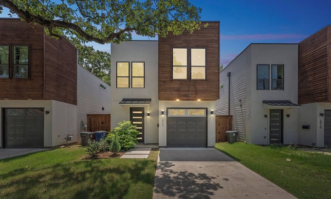 Dallas House | 3-bedroom house in tranquil Dallas with AC
