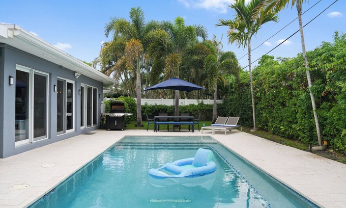 South Corals House | 3-bedroom house in tranquil Oakland Park with heated pool