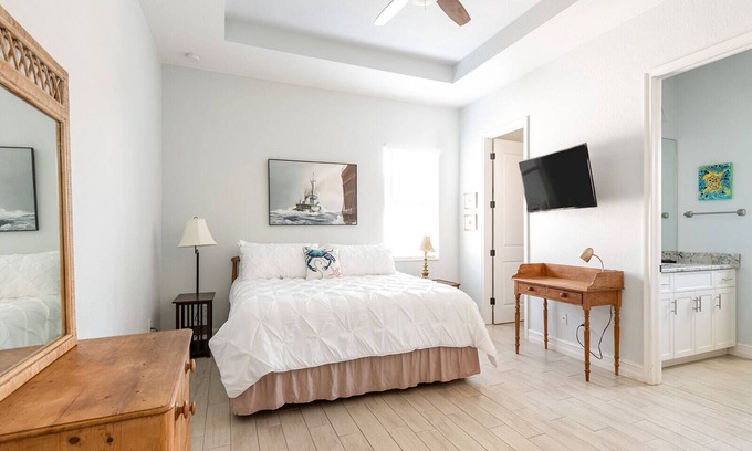 Rotonda Lakes House | 3-bedroom house in welcoming Rotonda West with WiFi, AC, pet friendly,