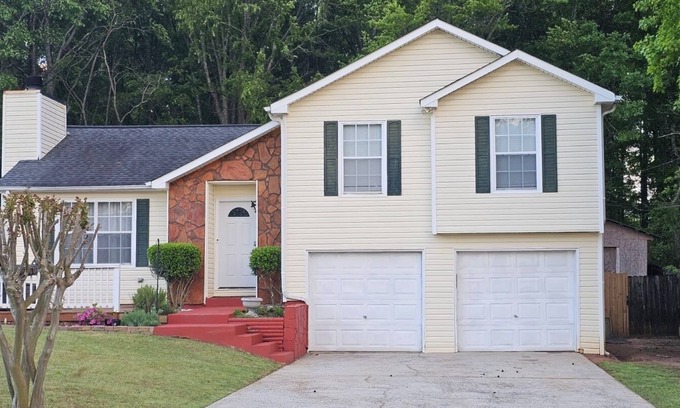 McDonough House | 3-bedroom house in welcoming McDonough with AC, WiFi. Enjoy your stay
