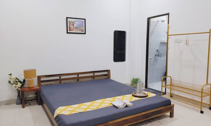Varanasi House | 3-bedroom house near ASSI ghat in enchanting Varanasi with AC, WiFi. Book now