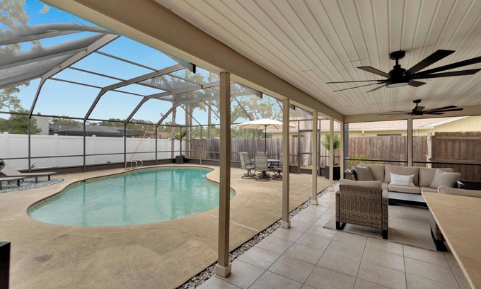 Seminole House | 3-bedroom house near Indian Rocks Beach with Pool!
