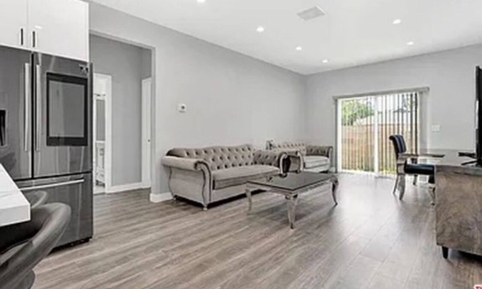 Sun Valley House | 3-bedroom house right next to Burbank Hollywood Airport!