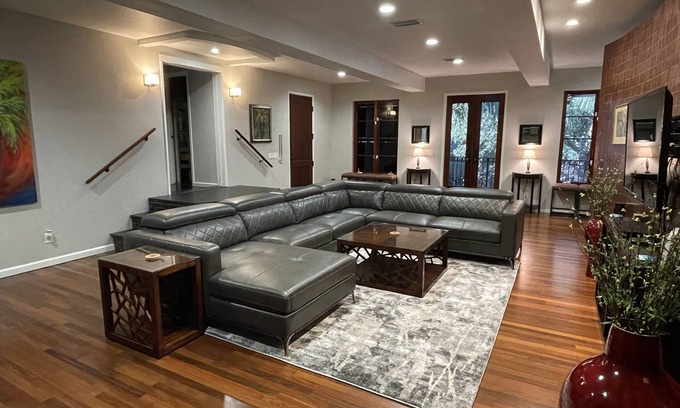 Baytowne Wharf Condo | 3 Bedroom Loft in Baytowne Wharf - Modern Elegance Meets New Orleans Charm