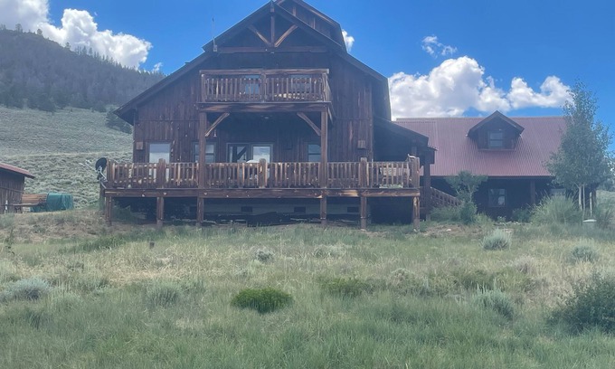 Gunnison House | 3 bedroom luxury cabin near Gunnison with amazing views and solitude.