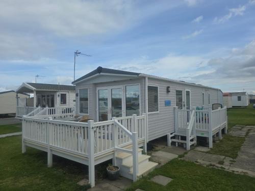 Rhyl Resort | 3 bedroom Lyons robin hood Rhyl CT2