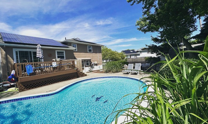 Lower Township House | 3 Bedroom Mimosa Pool Oasis, Sleeps 8, Outdoor Shower &Hot Tub.Dog & EV Friendly
