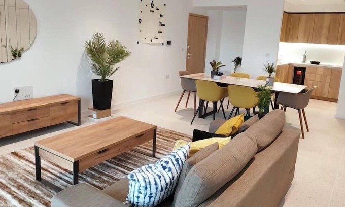 Stepney Green Apartment | 3 Bedroom Modern Flat in Whitechapel