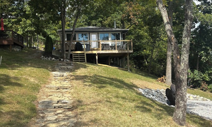 Williamstown Cabin | 3-bedroom modern mid century cabin! nHot tub, fire pit and lake front