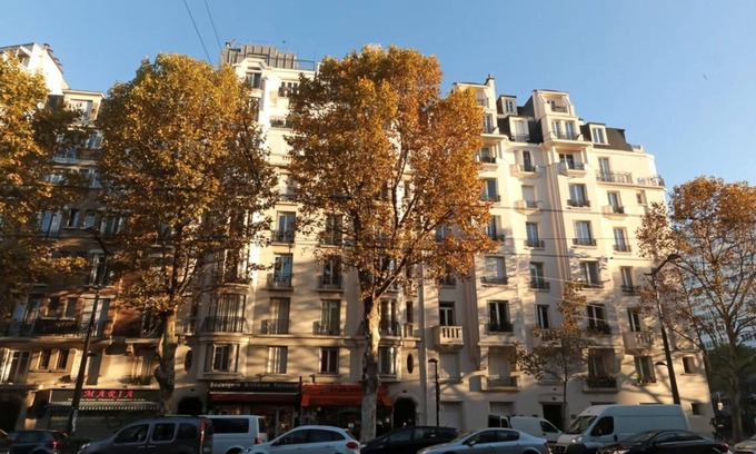 Montrouge Apartment | 3 bedroom near Porte De Versailles-Paris