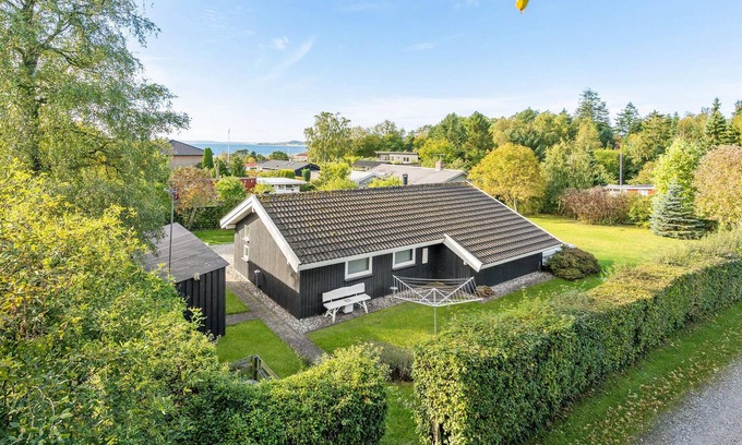 Lyngsbæk Strand House | 3 bedroom pet friendly home in Ebeltoft