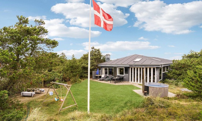 Houvig Strand House | 3 bedroom stunning home in Ringkøbing